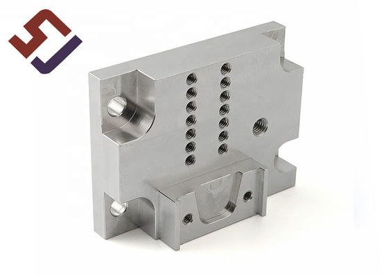 COem Cnc NBSJ που γυρίζει τον τόρνο ρίψεων επένδυσης 316 SS που επεξεργάζεται τα μέρη στη μηχανή